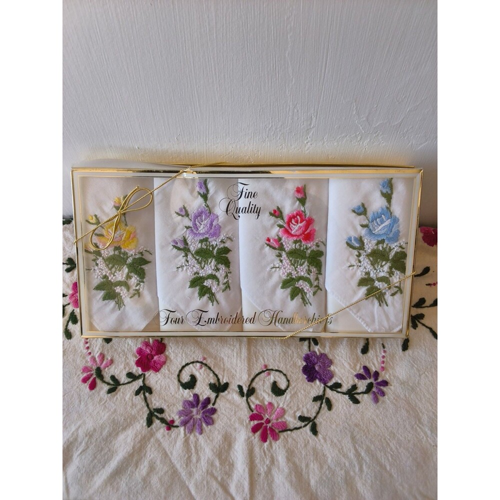 Vintage Embroidered Handkerchiefs Boxed Set of 4 Grannycore Cottage Victorian